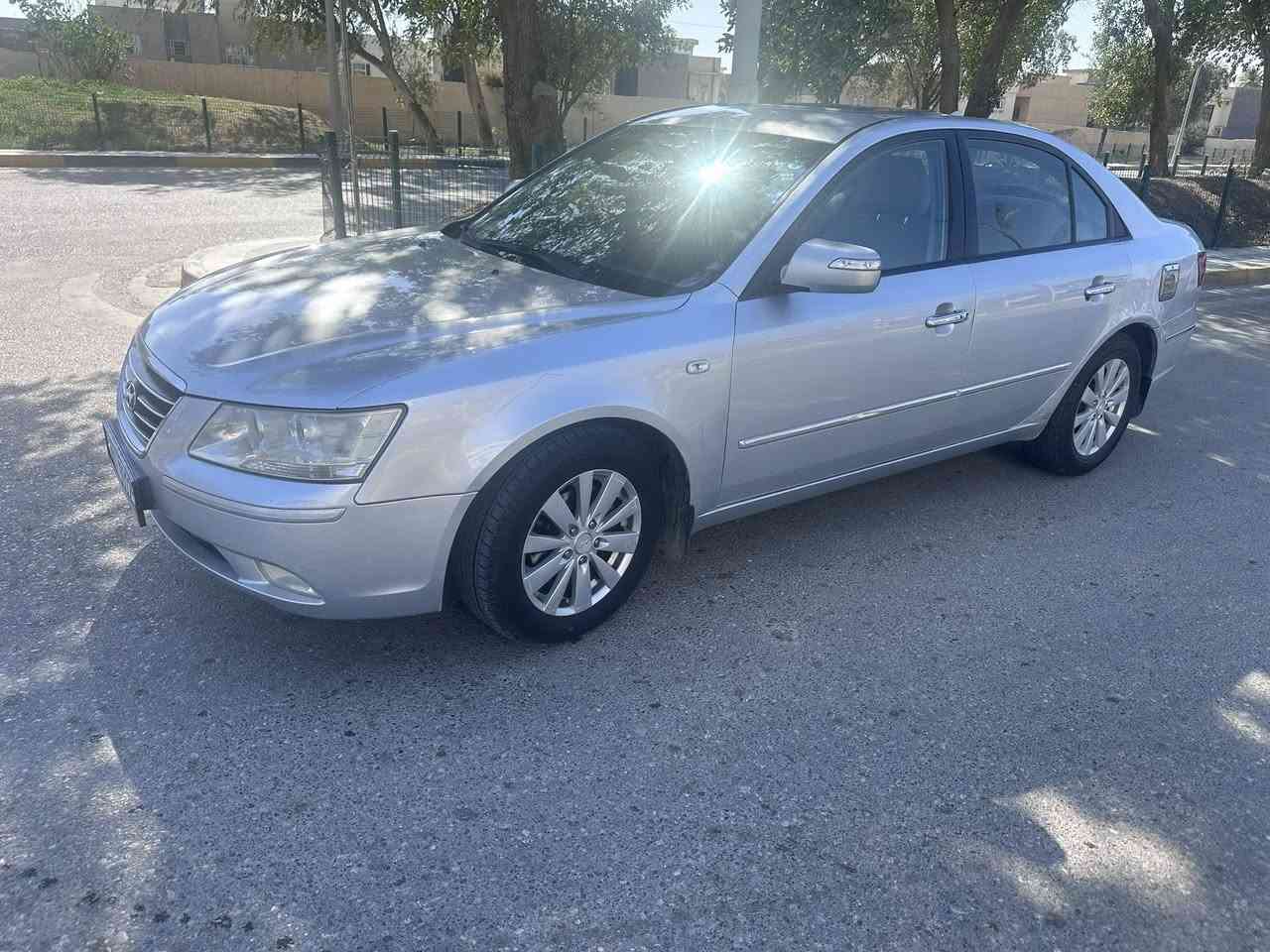 بسم الله الرحمن الرحيم
السلام عليكم 
للبيع 
سوناتا خليجي موديل ٢٠١٠  
الرقم الدولي باسمي 
محرك 2400  
كفالة عامة من الضربة والصبغ والعيب الشرعي فقط باب خلفي 
محرك وكير  مكفولات 
تخم تاير حدادية كله جديد 
السيارة حيل نضيفة  واحلى من الصور 
بدون اي نقص ربع متصرف عليها
السعر ١١٠ وبيها مجال قليل 
للتواصل عالرقم 

  بي واتساب   ***********
