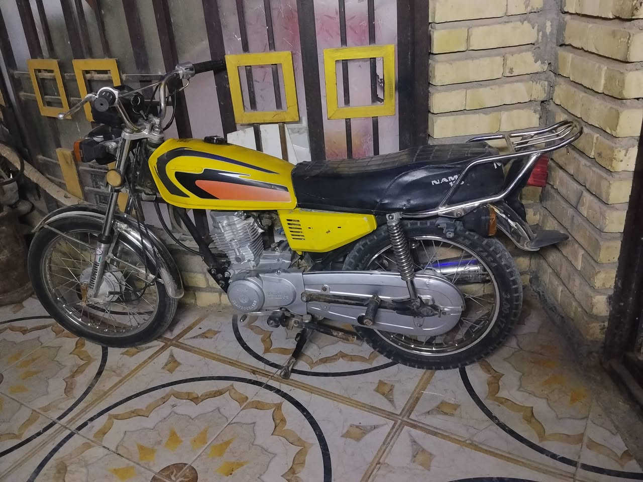 دراجة للبيع كامله كلشي مابيها اوراق اصولي خاص او تعليق ما ارد فقط ع رقم ماتواجد ع نت الشراي يخابر ويدلل ***********
