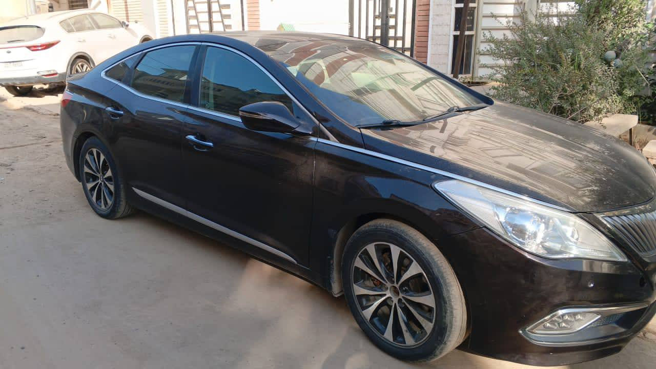 السلام عليكم
للبيع فقط 

ازيرا 13 محدث بجم 17 

بيها 5 قطع صبغ

كراسي كهربائي

كراسي تدفئه وتبريد 

كرسي السايق مساج

ثلاجه

أوتو هولد

هندبريك بصمه

بردات جانبيه وخلفيه 
113 $

*********** 

رقم سليمانيه باسمي
