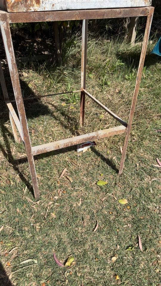 مبرده والميز كلهن للبيع مع مأطور نص قوه نظيفه كلش مكانه خاتونيه اتصل

***********
