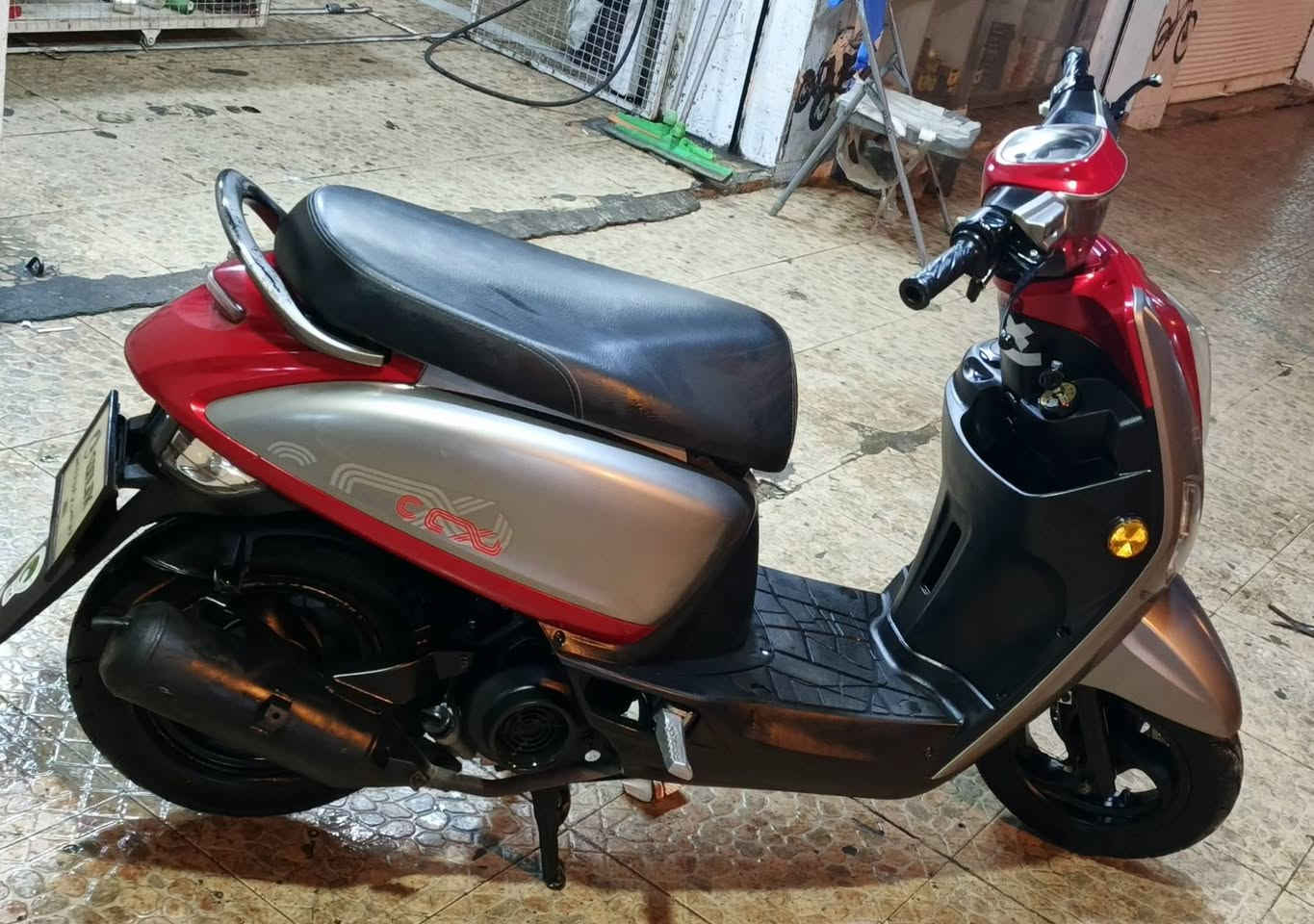 اسلام وعليكم موطور اتوتماتيك بوليسي لوك موديل 2023 سلف وهندر ومشيه خير من الله مكاني سليمانة رابرين سعره  500 وبي مجال بسيط.؟ لتواصل واتساب ***********
