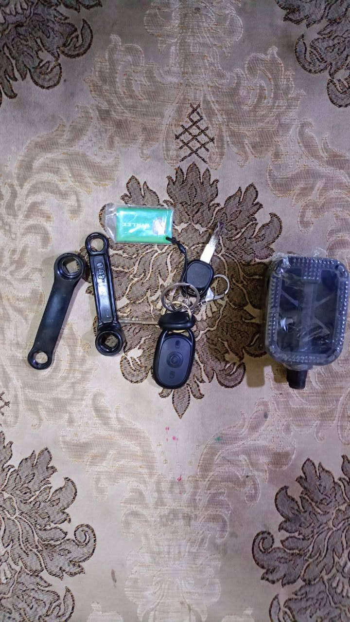 دراجه ار9 الون زيتوني مديل 2025كلش نظيفه سريعه كامله بطاريات جدد حجم 32ولي غراظها كلهن موجودات كلها على لبلاد ما مستخدمه هواي سعر440العنوان بصره نواب ظباط مقابل مستشفى العسكري ***********
