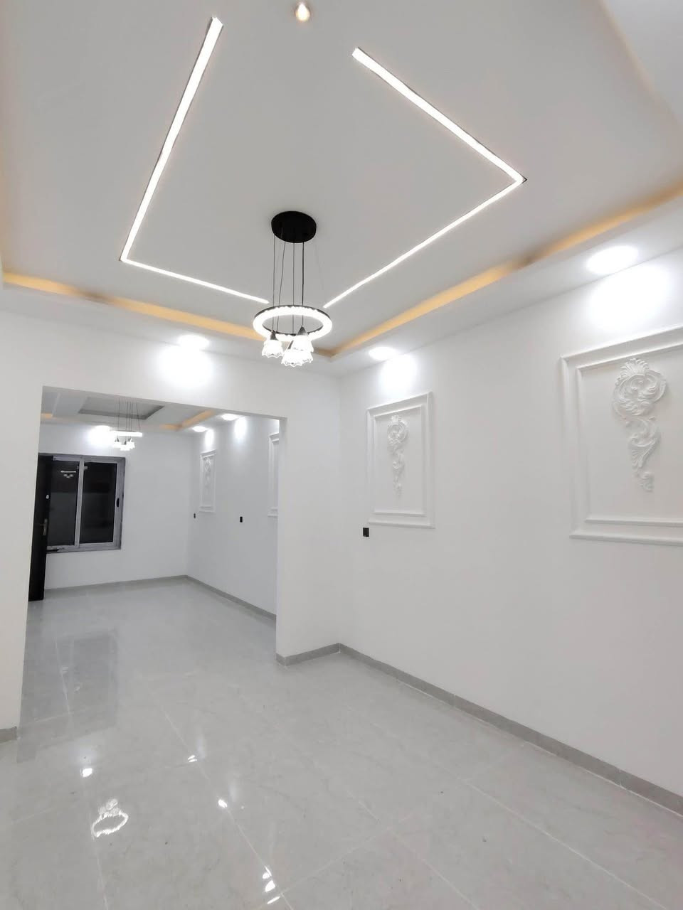 دار للبيع تسليم فوري 
حي الملايين الاولي قرب جامع الصواف 
5غرف نوم واسعات صحيات بل طابقين 
مساحة ١٥٠متر /واجه ٨متر 
بستان ملك صرف سند ٢٥وبي كرت بلديه 
الاستفساره 
***********
*********** موصل, نينوى
