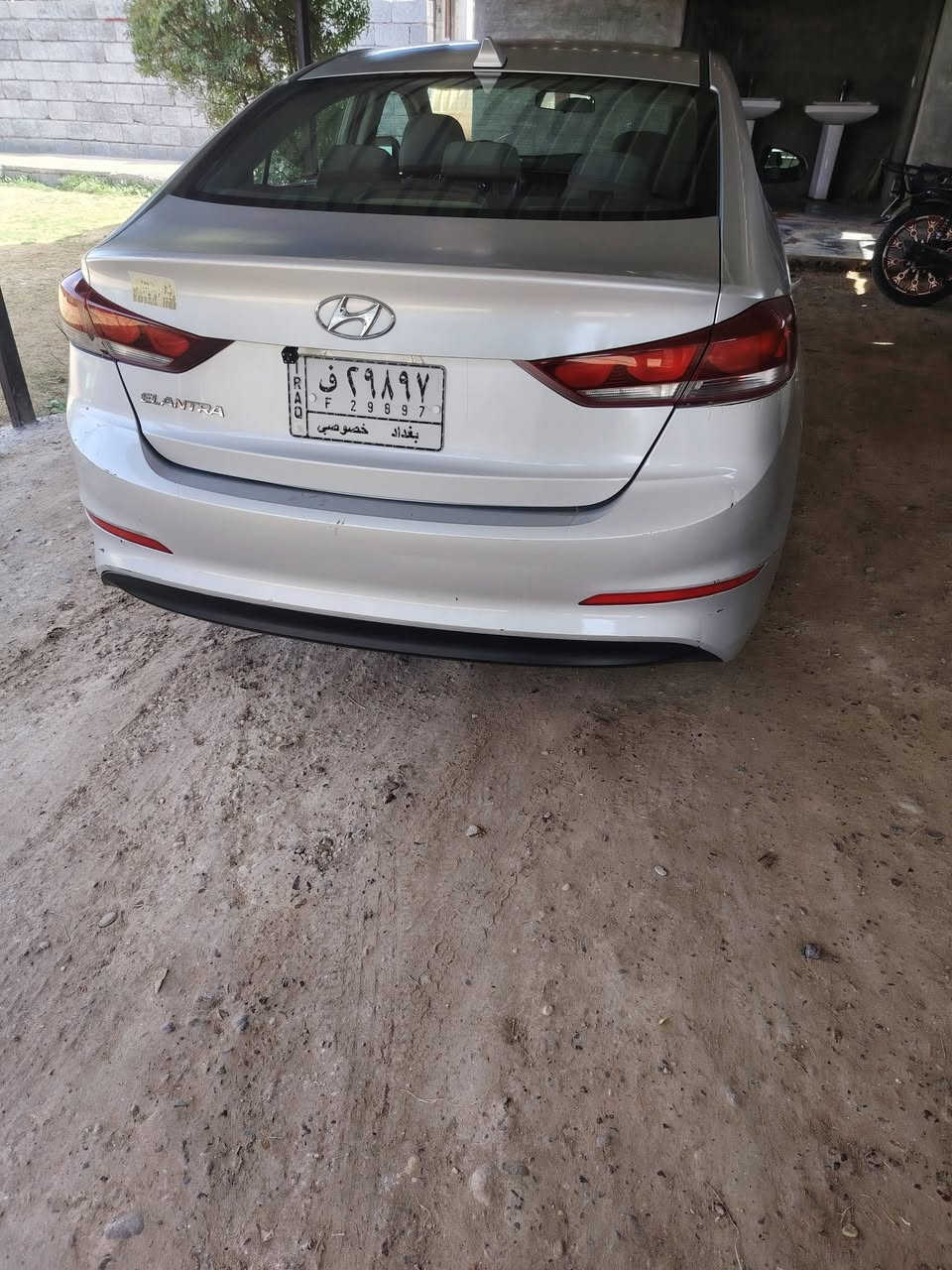 السلام عليكم من رخصت مدير الكروب
لانترا 2017 وارد امريكي  
كير محرك تبريد كفاله 
حادثهه جاملغ امامي جاملغ خلفي وربع الباب صبغ
بدون دواخل السياره ليبل واحد
وبيهه سونار اليوم أخذته
السعر ١١٨ وبيهه مجال بصيط
العنوان  بغداد
***********
***********
