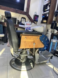 كل عام وأنتم بخير حبايب ❤️ كراسي للبيع اثنينهم ب 250 الف  مكاني بغداد ...