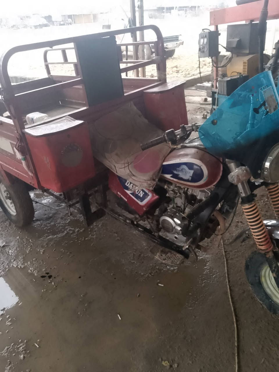 سلام عليكم ستوته دايوان مديل 16اوراق كامله شغاله خير من الله عوزه بس باتري ضفيره جديده صدر جديد سعر750بغداد
***********
