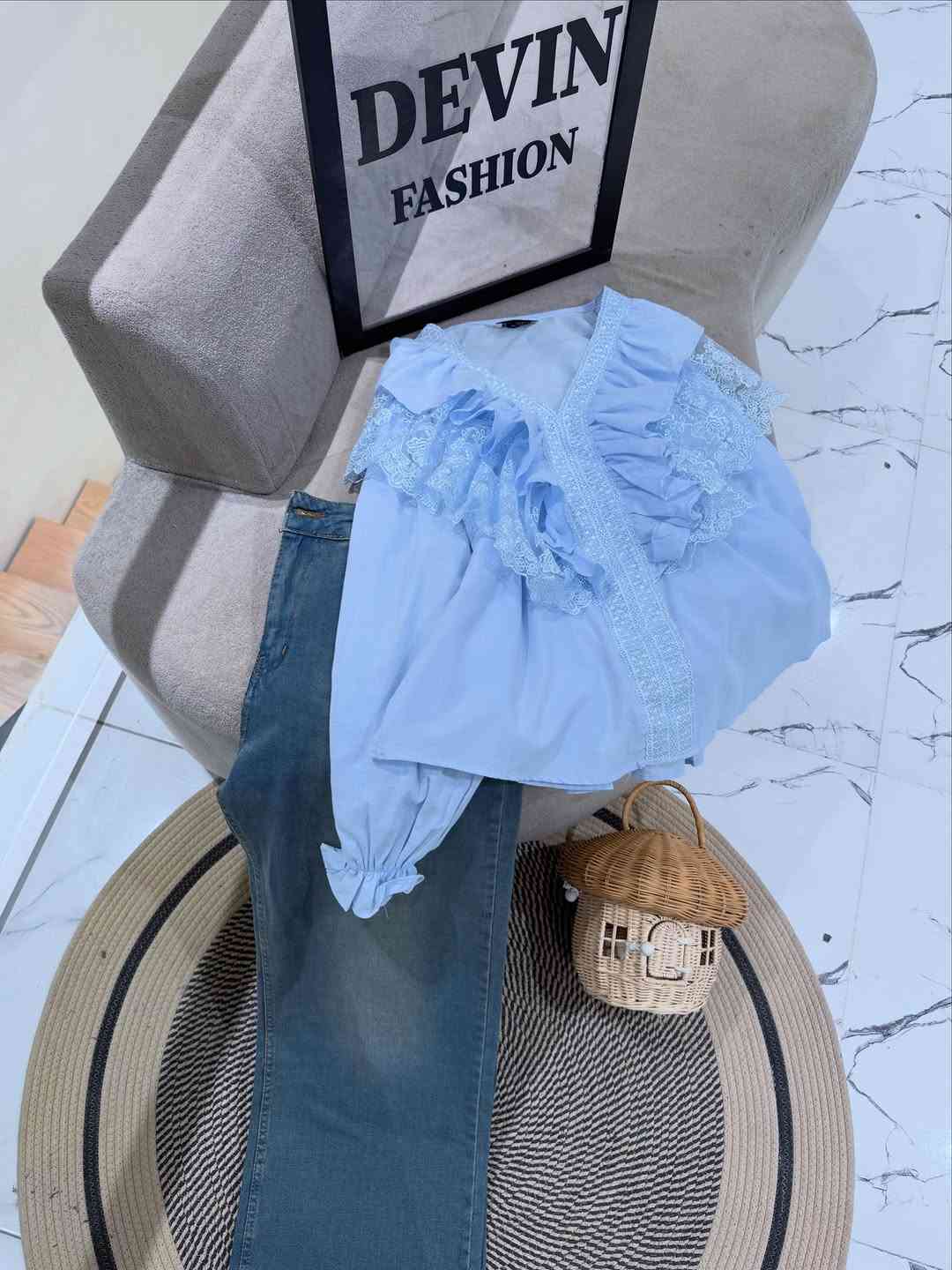 ⁨	⁨	قميص بتصميم دانتيل  كوالتي عالي 💕
 متوفر ب 4 الوان 🛍️
قياسات 36-44✨
 طول القميص 60cm✨
بنطرون كيلوت طول كامل 
قياسات 36-46
#اكسبلور_فولو #اكسبلور_explore #اكسبلورر #اكسبلور_ضيفونا #اكسبلور_العراق_السعوديه_الاردن_ايران_الكويت_طق_لايكات_كومنت_يلاا💙⁩⁩


**إذا كنت صاحب هذا الإعلان وتريد حذفه لأي سبب، رجاءا أرسل رسالة إلى الدعم الفني**
