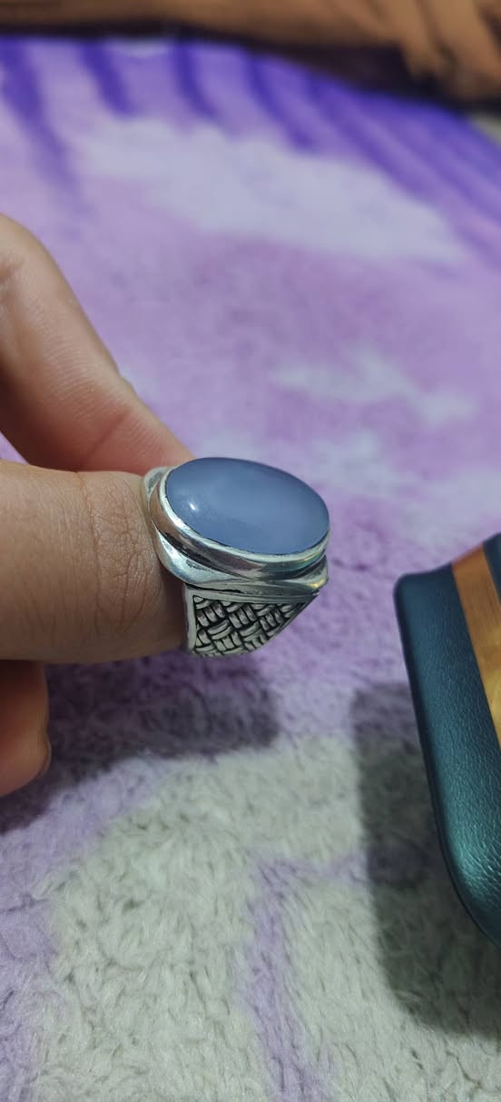 سلام عليكم احبتي اعضاء الگروب 
خاتم من العقيق اليماني السماوي المشروط ذمة 

نوع الحجر :. عقيق يماني سماوي شرط الفحص والظمان مدى الحياة غير مصبوغ او معالج 

نوع الصياغة :. صياغة البحرين صياغة يدوية فاخرة ثقيلة وزن الفضة فقط 16 غرام 925
 
يأتي الخاتم مع علبة للحفظ راح يكون سعرة فقط 110 الف 
عنواني ( ألنجف الاشرف _ كوفة _ حي ميسان ) وآني خادم للطيبين تجي تاخذة من باب البيت وروح افحص وين متريد 
الهاتف  (***********) اعيد واكرر اني خادم
