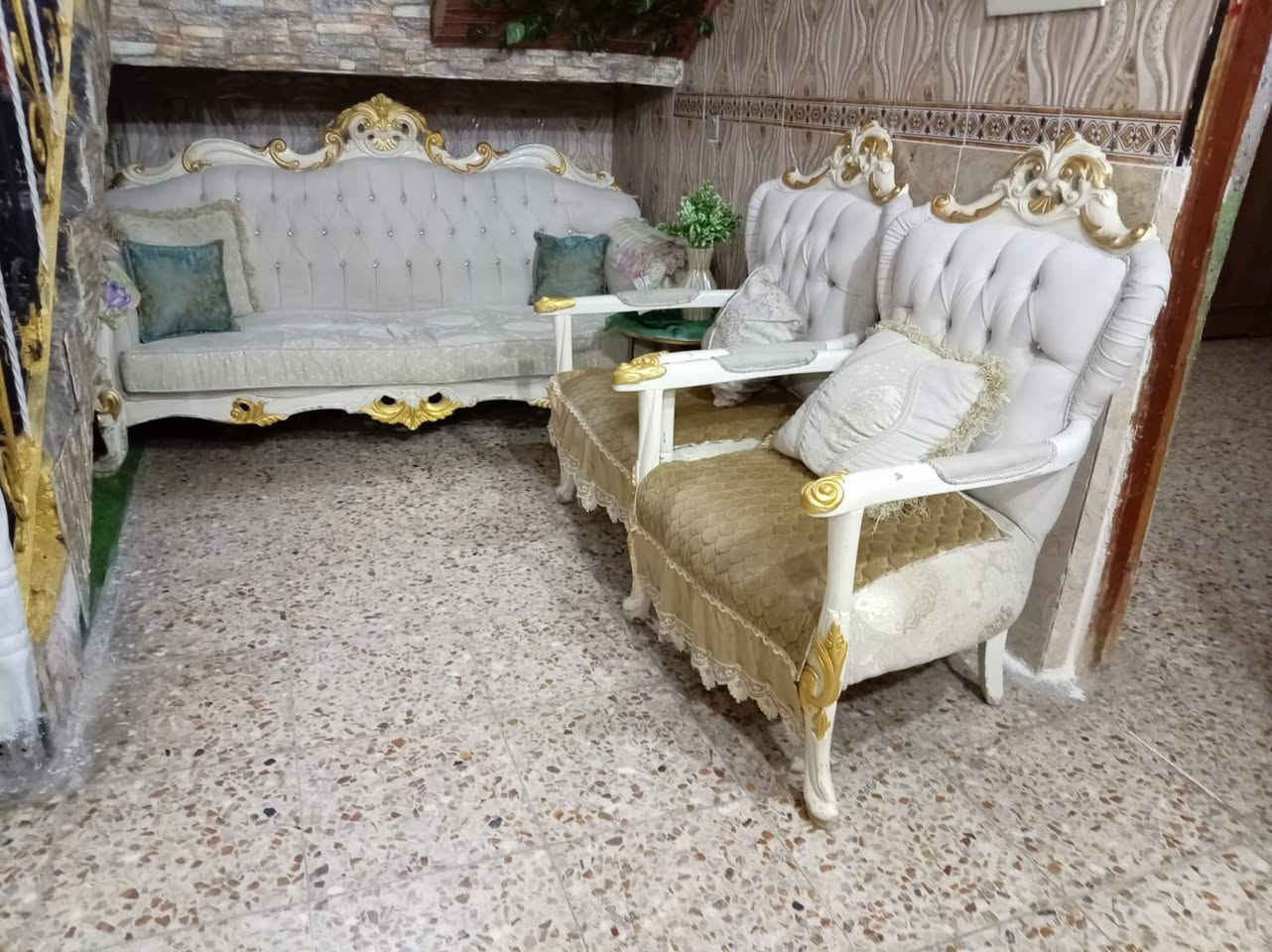 السلام عليكم نص تخم نظيف ملكي خمس مقاعد سعره 325 وبيه مجال


**إذا كنت صاحب هذا الإعلان وتريد حذفه لأي سبب، رجاءا أرسل رسالة إلى الدعم الفني**