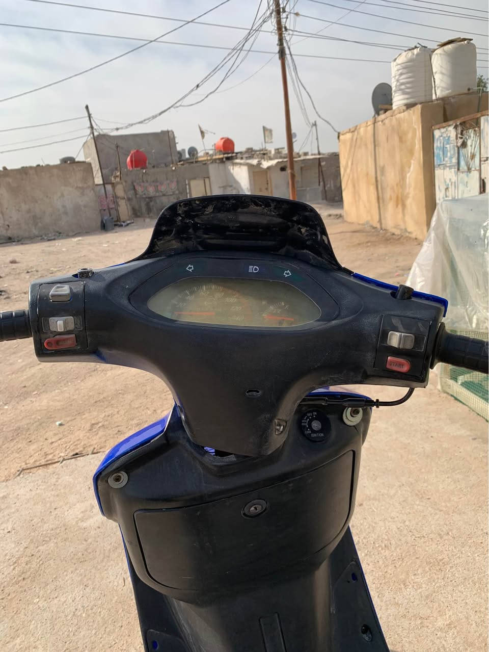 السلام عليكم دراجه فراشه فحل مكينه مامفتوحه مكينه حاويه مثل ماشوفها بصوره كفرات تجاريه الدراجه كهربائيات كلها شغاله لايت هورن اشاير تشتغل نكره سلف 
كلها بلاديه السعر 500وبيها مجال قليل مكاني البصره 
الزبير -حي الشهداء واتساب :*********** الزبير, البصرة
