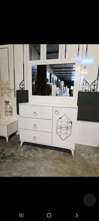 غرفة نوم مستعملة🇹🇷 موديل حديث 👌  نضافة90 ٪💯 عدد القطع / 9 💥 سريره /مخز...