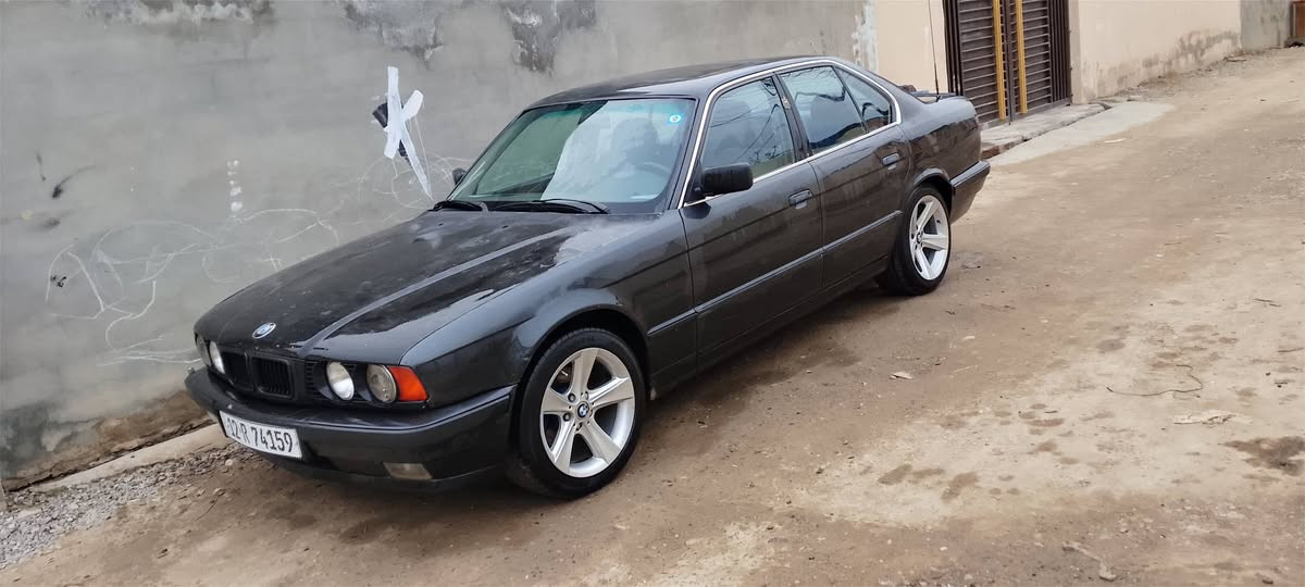 السلام عليكم
للبيع بي ام 535كير عادي ✈️
محرك كير شرط ترايك 240✈️
بجم عريض سلايت 
سياره ماشالله حلوه حيل بدون صبغ و ضربه
صدر تايرات كلو بل شرط رقم نينوى دولي ب اسمنه 
السعر 48وبيها مجال أو مراوس بسيارة حديث 
انتصال ***********
