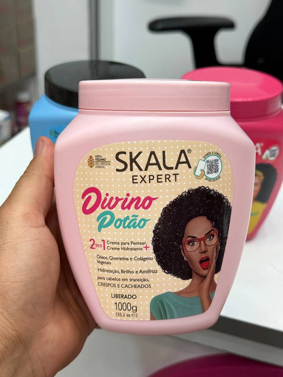 SKALA Mais Cachos Hair

ستايلنغ سريع بإستخدام كريم سكالا ميس كاشوز ❤‍🔥

حتى تحصلين ع احلى كيرلـي و كُله لمعـااان وحيويـة 😍

ينطي شعرج التغذيـة الكاملة ويحتوي ع زيت الخـروع و زبـدة الشيا لترطيب عميق 💜

يحمي الشعر من الحرارة ويساعد ع فك التشابك ويحافظ ع شكل الكيرلي 💖
والأحلى حجمه كبير يبقى عندج فترة طويلة 🫧👏🏻

يستخدم ع شعر رطب او حسب الحاجة ❤️‍🔥

او ممكن استخدامه كـ ماسك معالج للشعر،،
بعد الشامبو اتركي ع شعرج لمدة 10 او 15 دقيقة واغسلي 😍
وتمتعي بأحلى لمعان وحيويـة فول


**إذا كنت صاحب هذا الإعلان وتريد حذفه لأي سبب، رجاءا أرسل رسالة إلى الدعم الفني**