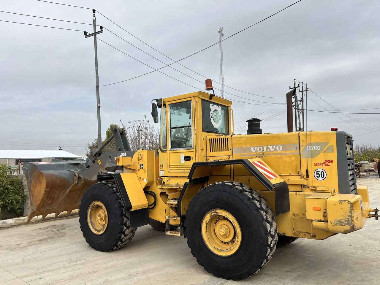 لبيع شفل فالفو ججم L120Cموديل ١٩٩٩رقم اربيل سنويه جديد حصه كاز بي شفل جاهز اتصل رقمي ***********كورك ***********
