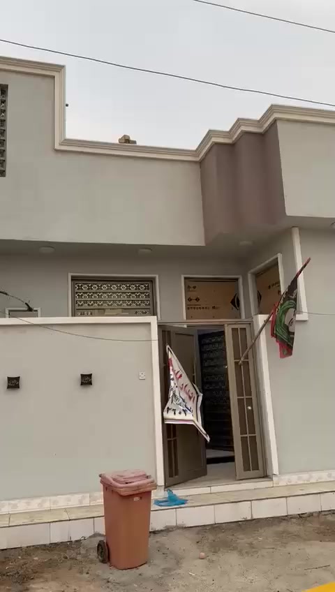 *********** بيت 3000 المساحه 100 متر بعشره شارع شارع بعد 20 متر على الساحه البيت
