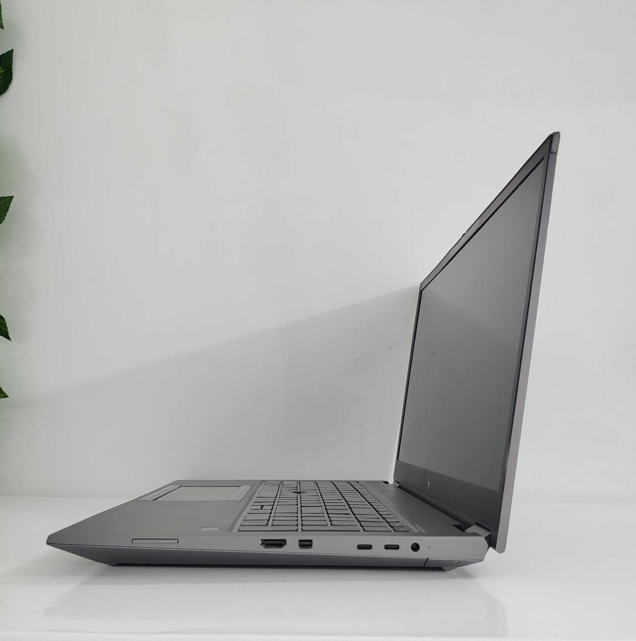 📌 للبيع: لابتوب HP ZBook Fury 15 G7

🧠 المعالج: Intel Core i7-10850H (12 نواة)
⚙️ الرام: 16 GB DDR4
💽 التخزين: 512 GB SSD M.2 (Samsung)

🎮 الرسوميات (Graphics):

Intel UHD Graphics 620 (8 GB)

NVIDIA Quadro T1000 Max-Q (4 GB)

🖥️ الشاشة: 15.6″ FHD (1920×1080)

💰 السعر: 750,000 دينار عراقي


**إذا كنت صاحب هذا الإعلان وتريد حذفه لأي سبب، رجاءا أرسل رسالة إلى الدعم الفني**