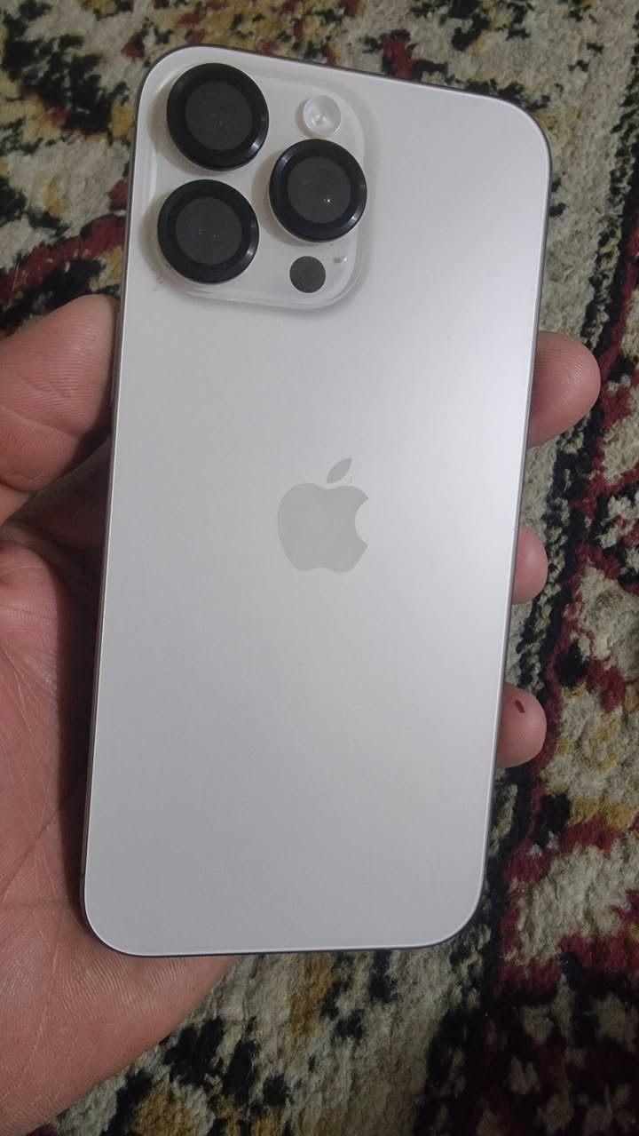 للبيع فقط آيفون 16 pro max ذاكره512
استعمال كلش قليل مال بيت 
بلادي ما مبدل بي اي شي ولا مصلح ولا كلشي 

برونزي المميز تيتانيوم 

الباكيت موجود جديد 

ويا كيبل الشحن فقط 

والتفاصيل بالصور 

للتواصل مع هذا الرقم اتصال او واتساب ***********
