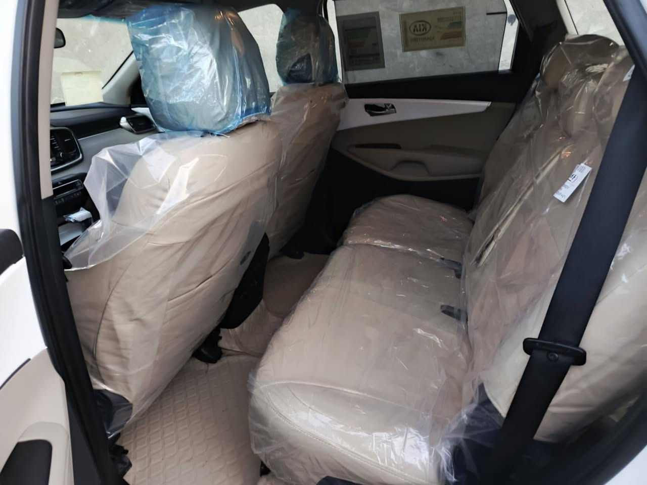 سلام عليكم سورنتو للبيع مديل 2020 خليجي ام رادار سياره مكفوله كفاله عامه سياره ماشيه 64 الف تبريد 3 قطع 7 راكب سياره واحد على واحد سياره جديده على وضع شركه مكان سياره ***********واسط  رقم الهاتف *********** اسيه
