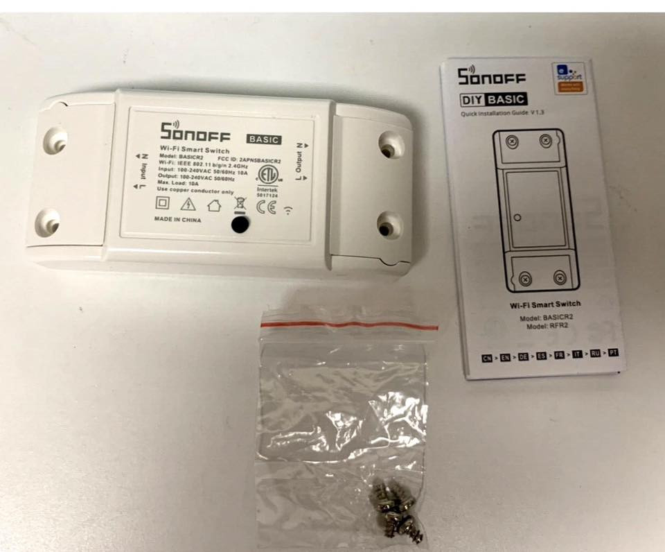 هذه صناديق لمفاتيح ذكية من طراز Sonoff BASICR4. 
تتيح لك تحويل أي جهاز كهربائي تقليدي إلى جهاز ذكي. 
يمكن التحكم بها عن بعد من أي مكان في العالم عبر تطبيق eWeLink. 
تدعم المزامنة وإظهار الحالة المباشرة للجهاز في التطبيق. 
تتميز بشهادات أمان مثل ETL و CE و FCC و RoHS. 
تعمل مع المساعدات الصوتية مثل Alexa و Google Home. 
السعر 15.000 الف


**إذا كنت صاحب هذا الإعلان وتريد حذفه لأي سبب، رجاءا أرسل رسالة إلى الدعم الفني**