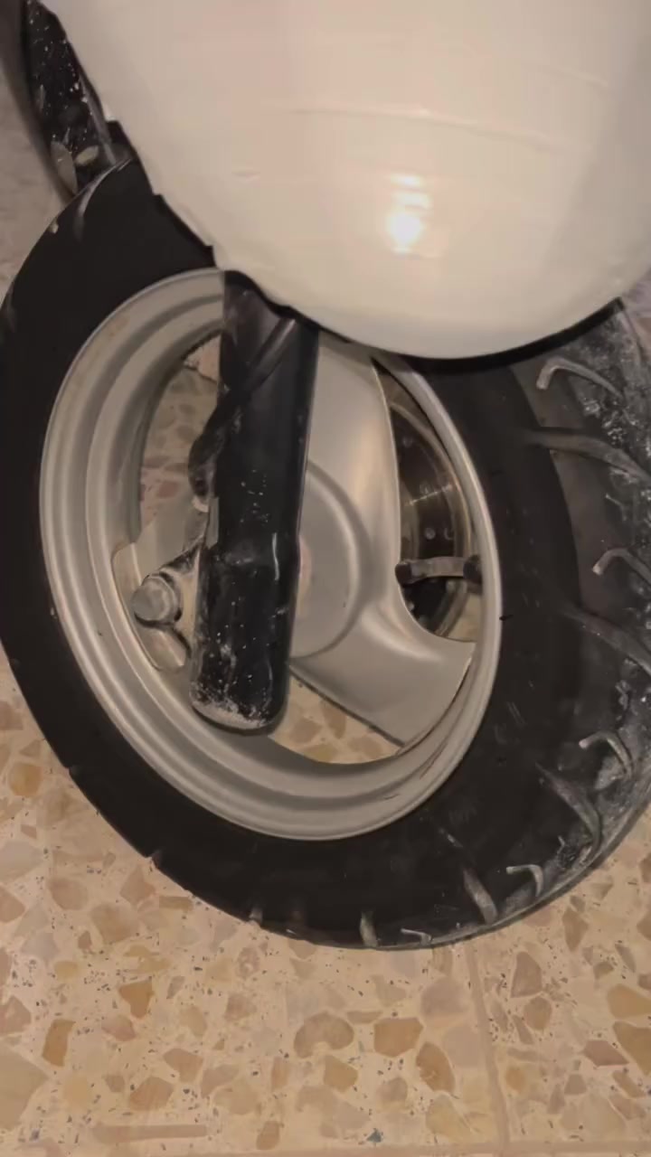 السلام عليكم ،دراجه عصفوريه فحل للبيع دراجه رمبه بعده جديده كلشي ما عوزها  الدراجه  من اول دوسة سلف تشتغل  سعرها 700 وبيها مجال الدراجه رمبه اعيد واكرر  ! 

مكاني البصره الزبير  حي الشهداء
رقمي ***********
