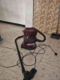 مكنسه كهربائيه شغاله وزينه ب ٢٥ 07770332276