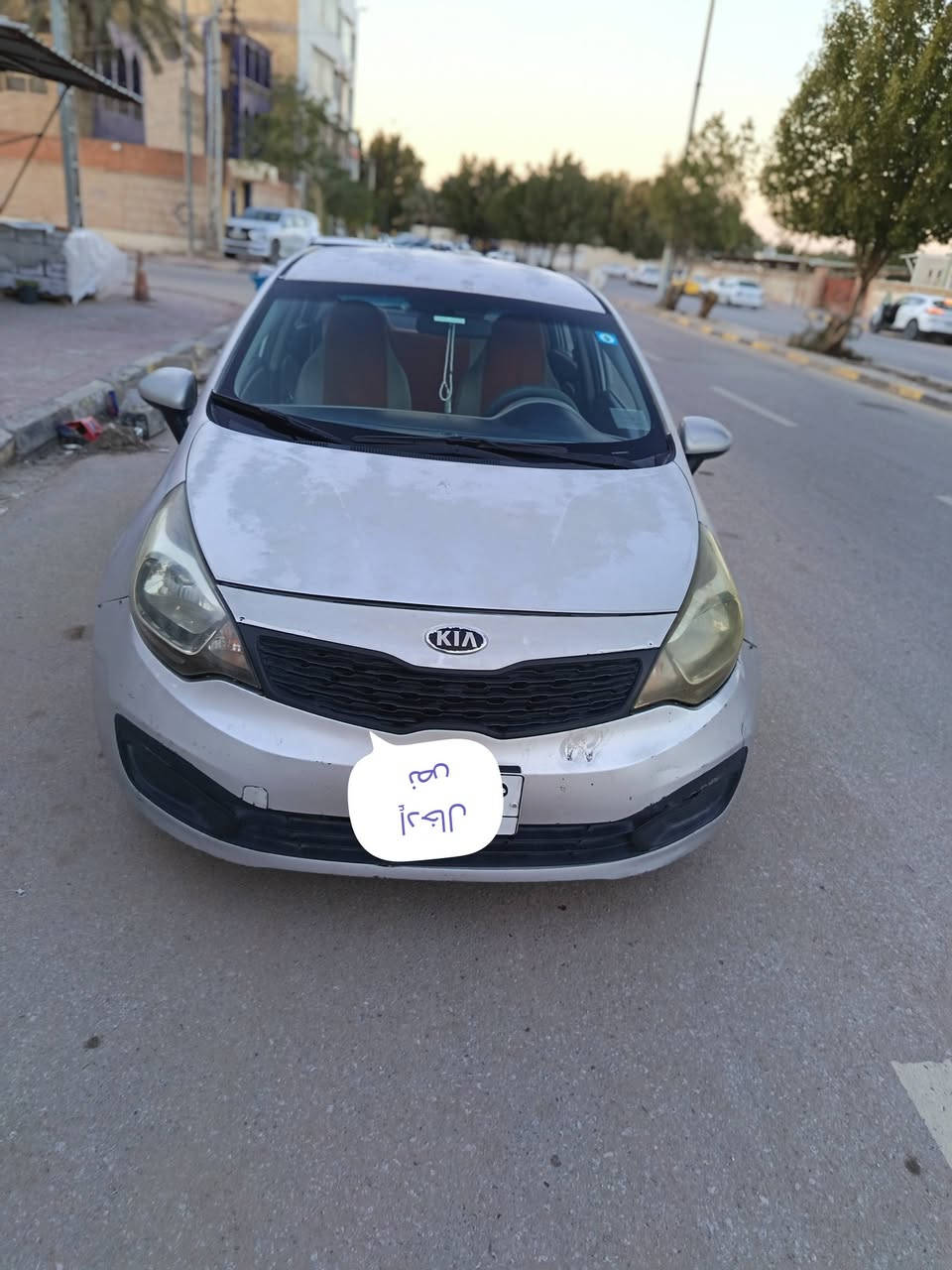 السلام عليكم ورحمة الله وبركاته. للبيع كيا ريو ٢٠١٥ رقم نجف ألماني  بأسمي. تبريد تدفئة شغال. السعر المطلوب ٨٥ وبيها مجال بسيط. السياره بيها رش جاملغ خلفي وبيها جراد قماره وبنيد سياره حلوه وجاهزة ***********
