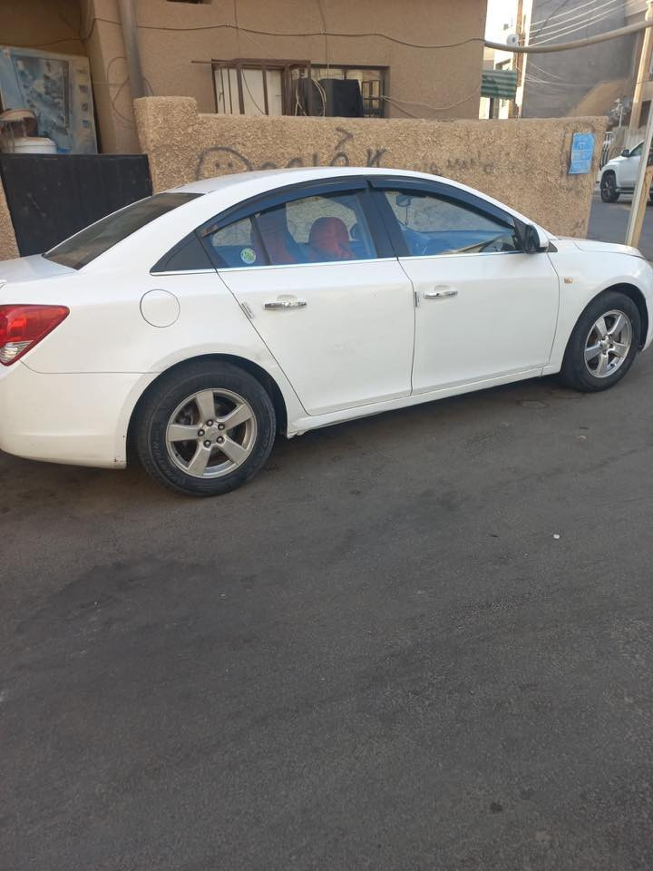 السلام عليكم شوفر كروز 2010 مناقصها برغي وترايها للبصرة ابيع كوم حديد بيها طخه بالجاملغ الخلفي ممصلحه مسويلها ادامة كامله السعر 55 قفل من الاخير رقمها نجف مشروع وطني 
مكانها بغداد ***********
