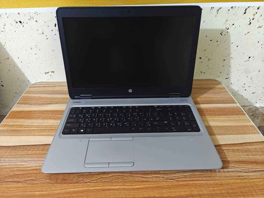 💥 عرض خاص – آخر القطع المتوفرة! 💥

💻 HP ProBook 650 G2 – الجيل السادس

✨ يحتوي على كرت شاشة خارجي 🔥

⚡ أداء قوي وسعر مناسب!

💸 السعر   285 الف 
---

🔧 المواصفات التقنية:

• 💠 المعالج: Intel Core i5-6300U – الجيل السادس
• 🧠 الرام: 8GB DDR4
• 🚀 التخزين: 256GB SSD (سرعة عالية)
• 🎮 كرت الخارجي: AMD Radeon R7 M350 2GB
• 💡 الكرت الداخلي: Intel HD Graphics 520
• 🖥️ الشاشة: 15.6 بوصة – LED
• 🚀 نظام التشغيل ويندوز 11 برو مفعل اصلي 

---

🔌 المداخل والمخارج:

• عدد 2 × USB 3.0
• منفذ USB Type-C
• DisplayPort
• VGA
• LAN (كيبل الإنترنت)
• مدخل سماعة ومايك 3.5mm 🎧
• قارئ بطاقات SD
• منفذ Docking

---

🎯 مناسب لـ:

• الطلاب والأعمال المكتبية 🧑‍💻
• التصفح ومتابعة المحاضرات أونلاين
• التصميم والمونتاج الخفيف 🎨
• الألعاب الخفيفة 🎮
⚡ أداء ثابت وسرعة عالية بفضل SSD والرام العالي

---

🎁 الملحقات:

• 🔌 شاحن أصلي
• 🎒 جنطة لابتوب أنيقة

---
🛡️ الضمان:

ضمان استبدال لمدة أسبوع كامل في حال وجود أي خلل 

---
🚚 التوصيل متوفر إلى جميع محافظات العراق

📞 اتصال: ***********
💬 واتساب: *********** بغداد, العراق
