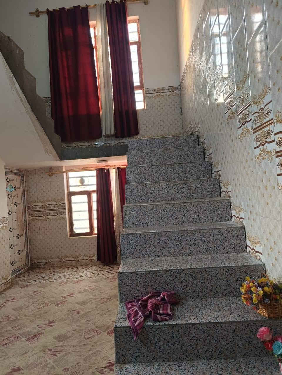 البيت للبيع 250 متر طابو زراعي سند 25 ناحية ابو غرق قرب المهد الفني طريق بنات الحسن بناء جديد صب كونكريت خدمات كامله سعر على الاتصال ***********
