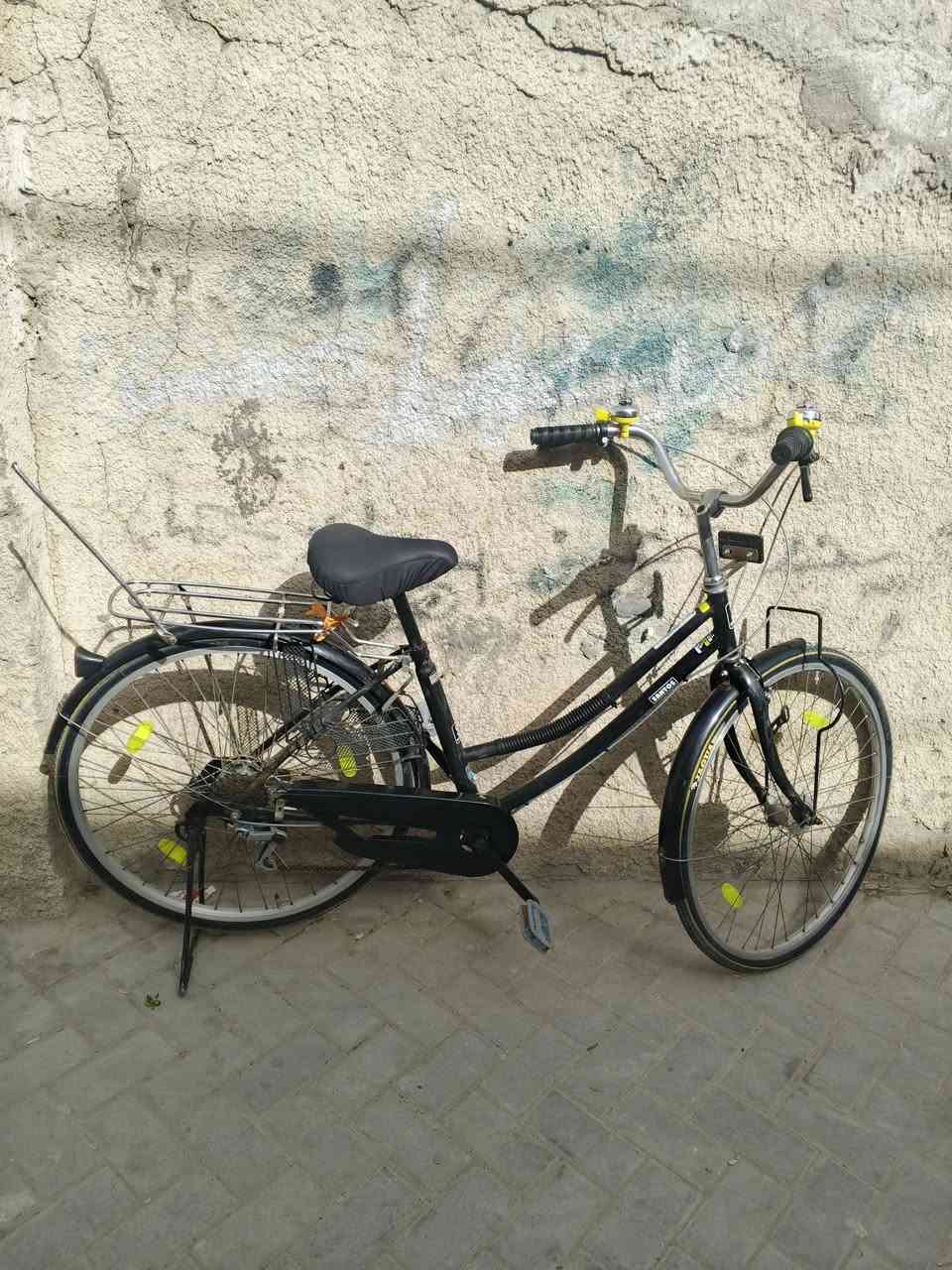 بايسكل بناتي للبيع سعر 60 بي مجال مكاني بغداد مدينه الصدر ***********
