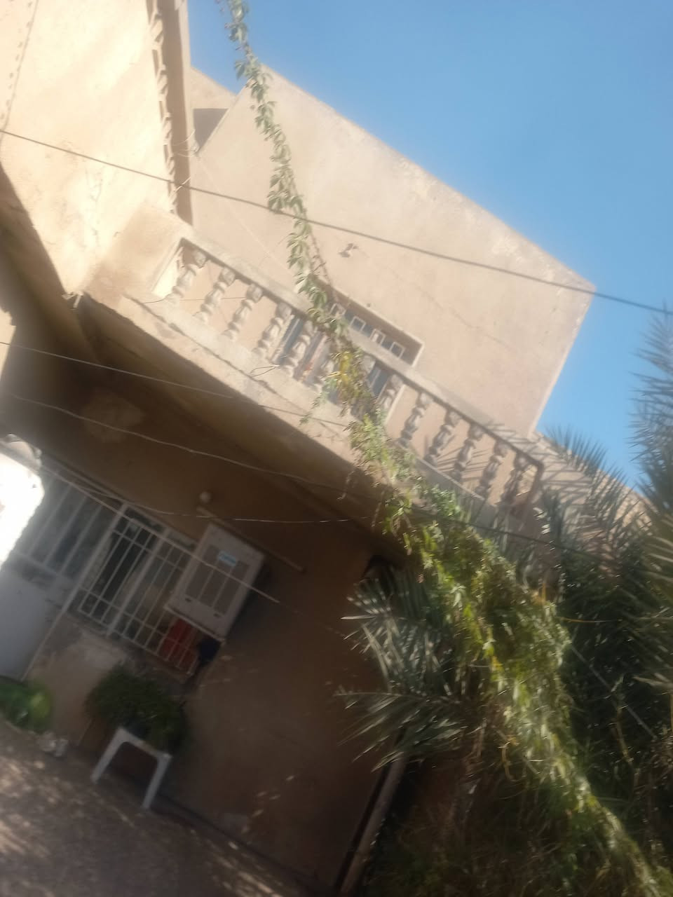 بيت للبيع في الشعب مساحه ٢٩٦ جمع ٢٠ونزال ١٥
اتصال ع هاذ الرقم ***********
