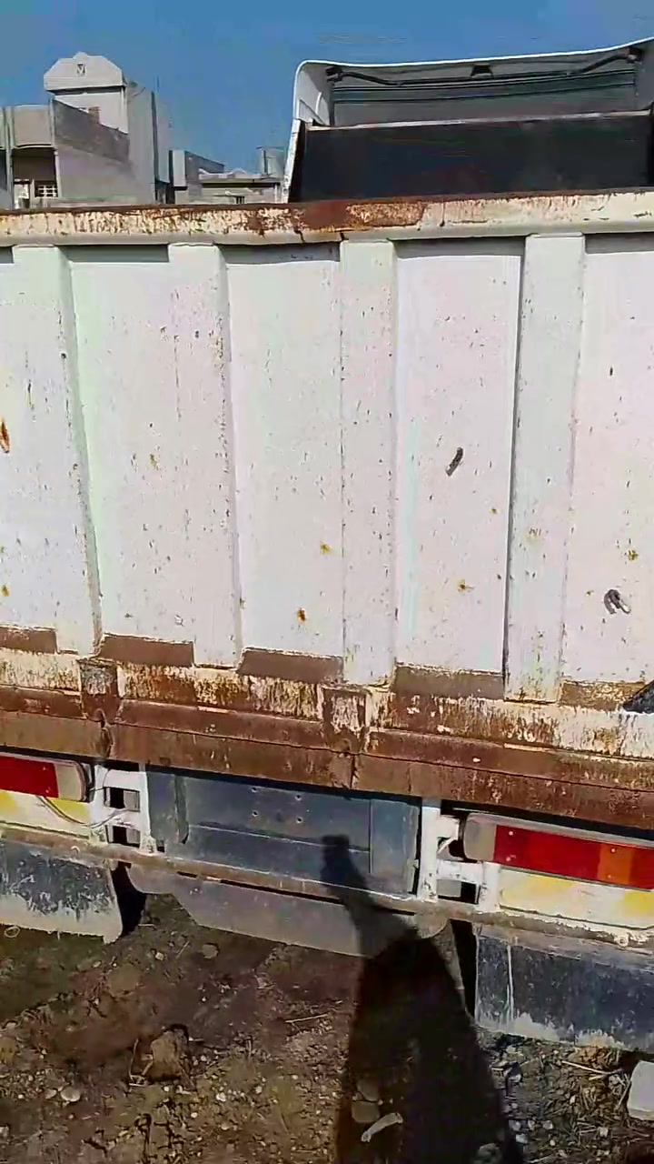 سكانيا للبيع بومه موديل 2002 سنجر العنوان نينوى جنب الايسر رقم نينوى شرطه التحويل نظيفه بشكل على استفسار على هذا الرقم ***********
