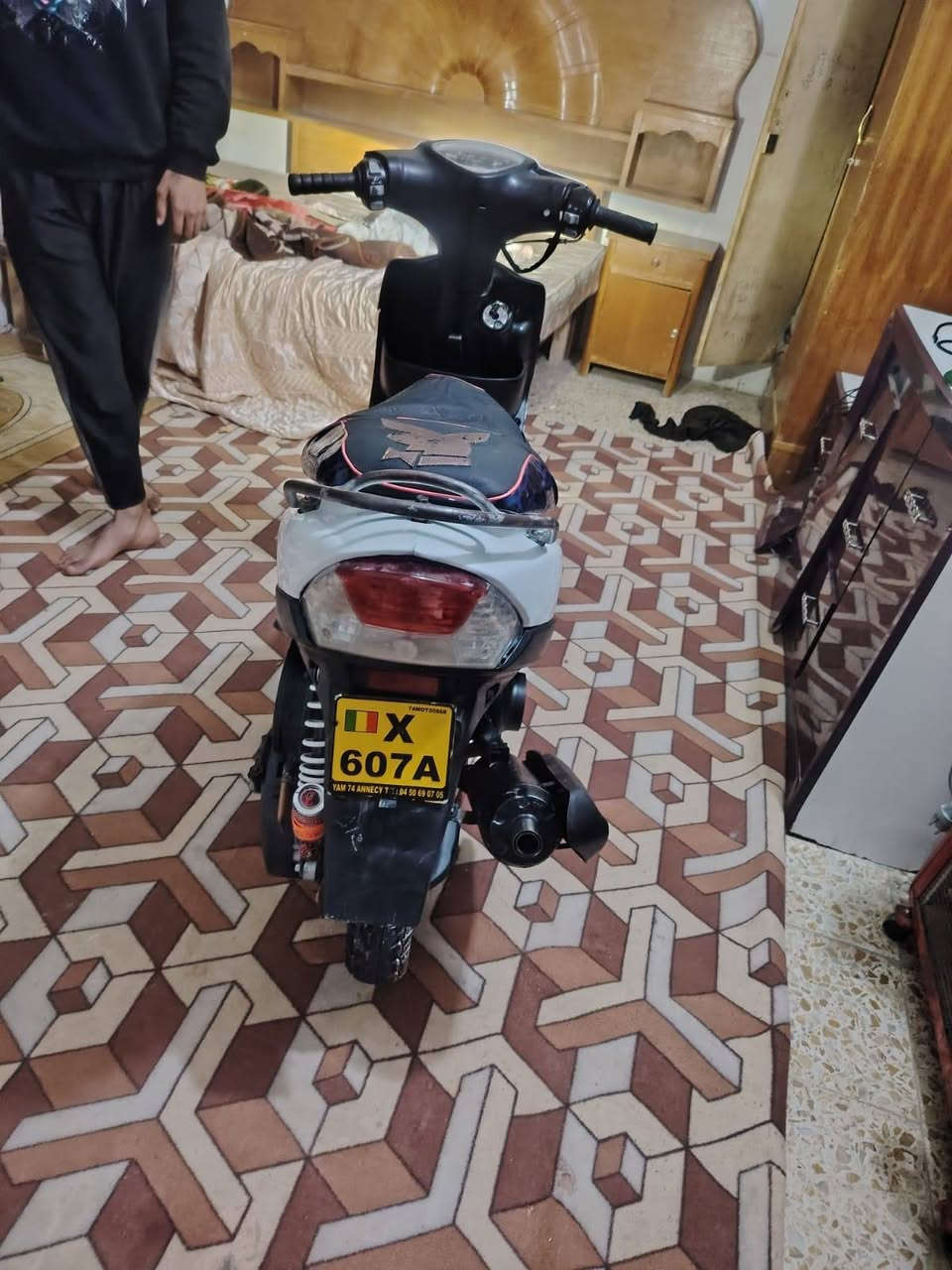 السلام عليكم دراجه ماكس عدله صارله شهر من نازله من الحاويه غراضه البلاد كله موجوده ويل بلادي دبل كدامي بدلادي كفر لون سمائي بلادي موجود وسواد كامل بلادي موجود المكان نجف كوفه سهله السعر 650 وبيه مجال قليل ومتوازي عليه كلش والمحرك 49 بلادي برغي واحد ما مفتوح *********** تواصل؟
