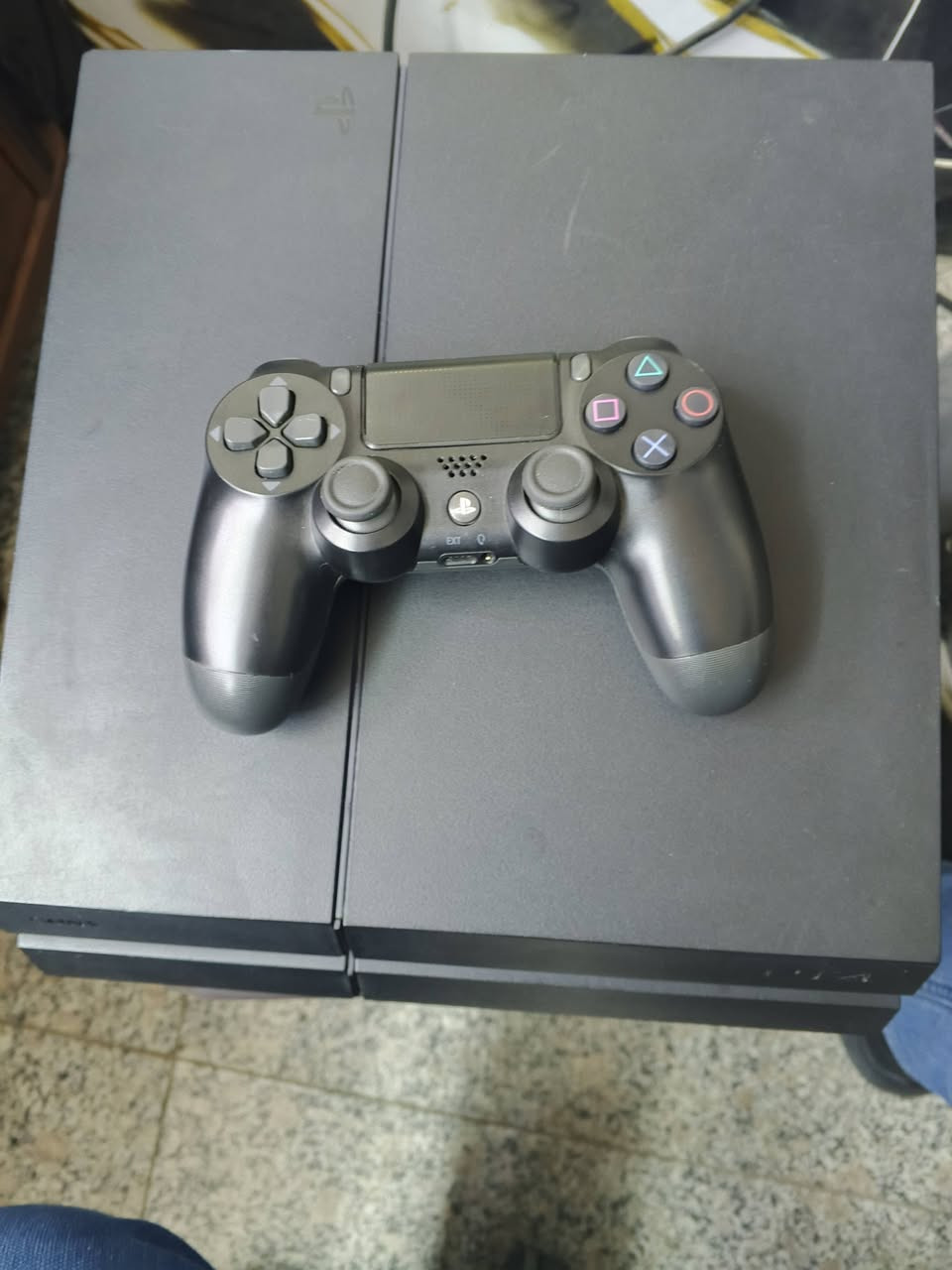 سلام عليكم 
بلي ستيشن4 سلم  باندل ابيض
نظام نص تيرا 12.50 داخل الجهاز 7 العاب 
السعر /260
بلي ستيشن4 فات طافي واحد تيرا
نظام12.52 داخل الجهاز 20 العبه
السعر / 280
مكاني بغداد / ***********
