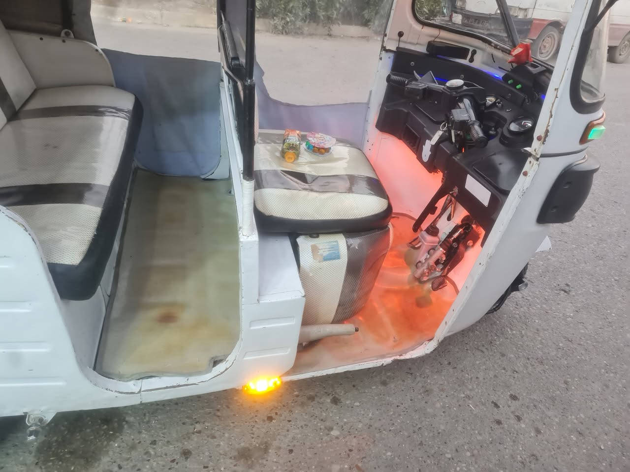 سلام عليكم تكتك 20لون ابيض تكتك جديدة. رقم و سنوية ديالي اتكفل تحويل تكتك جديدة الله شاهد.عدأ ضربة بل تـكمة عل بارد. تكتك مكفولة تنقيص تبخير. من ضربة صبغ تكتك مرتبة ومجنبزة كبل لـشارع سعرها 6100وبيهأ مجال مكان بغداد قرب المشتل رقم***********اسيأ‏‪0773 955 3844‬‏.ابو اميـر...فقط تصال . ماكو واتساب...
