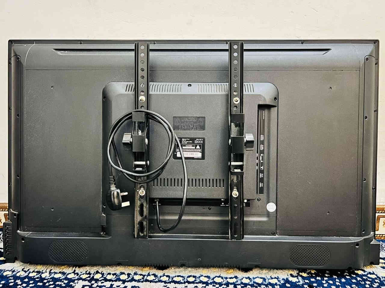 السلام عليك
السعر 170 بيه مجال بسيط للشراي
شاشه للبيع حجم 43 النضافه 100‎%‎ مستخدم قليل جداً 
عل شرط ما مفتوح بيه برغي و لا داخله تصليح 
سمارت انترنت واي فاي 🛜 
سريعه جداً 
مقاوم للكسر شاشه حماية كرستال 💪🏻 💪🏻 
نظام اندرويد
 الدقه فول HD 1080p  كما موضح بالفيديو
نضام الصوت عالي جداً 
سنه الصنع 2023 يعني الحديث
العنوان الديوانية حي الجامعه 
السعر مناسب بيع مستعجل
اليريدة يتواصل على الرقم و اني بخدمتة 
طريقه الفحص تجي و تشغله و تفحص علكيفك تعجبك بيك خير و ادلل 
***********
