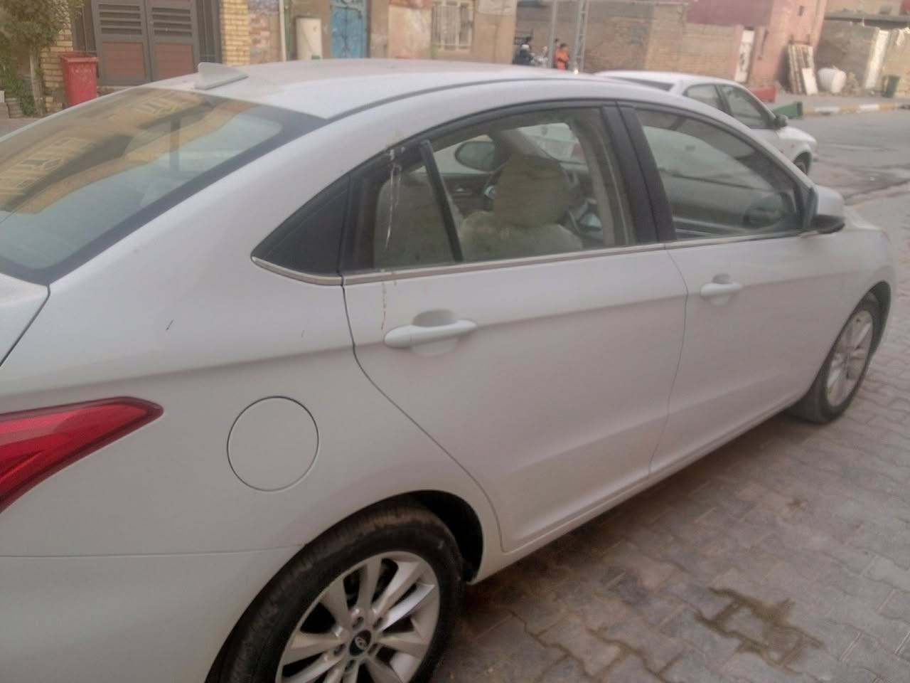 سياره شيري موديل أربعة وعشرين مكفوله للبيع السعر ميه وعشره رقم الموبايل ***********
