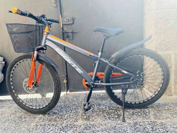 السلام عليكم:- للبيع فقط دراجة هوائية حجم 24 النوع ( QiQiTE)                                                                  جديدة و مستخدم اسبوع  السعر 120 الف    مكاني بغداد الكرخ /علي الصالح.                                                   للاتصال ‭0776 158 1827‬ ومتوفر واتساب
