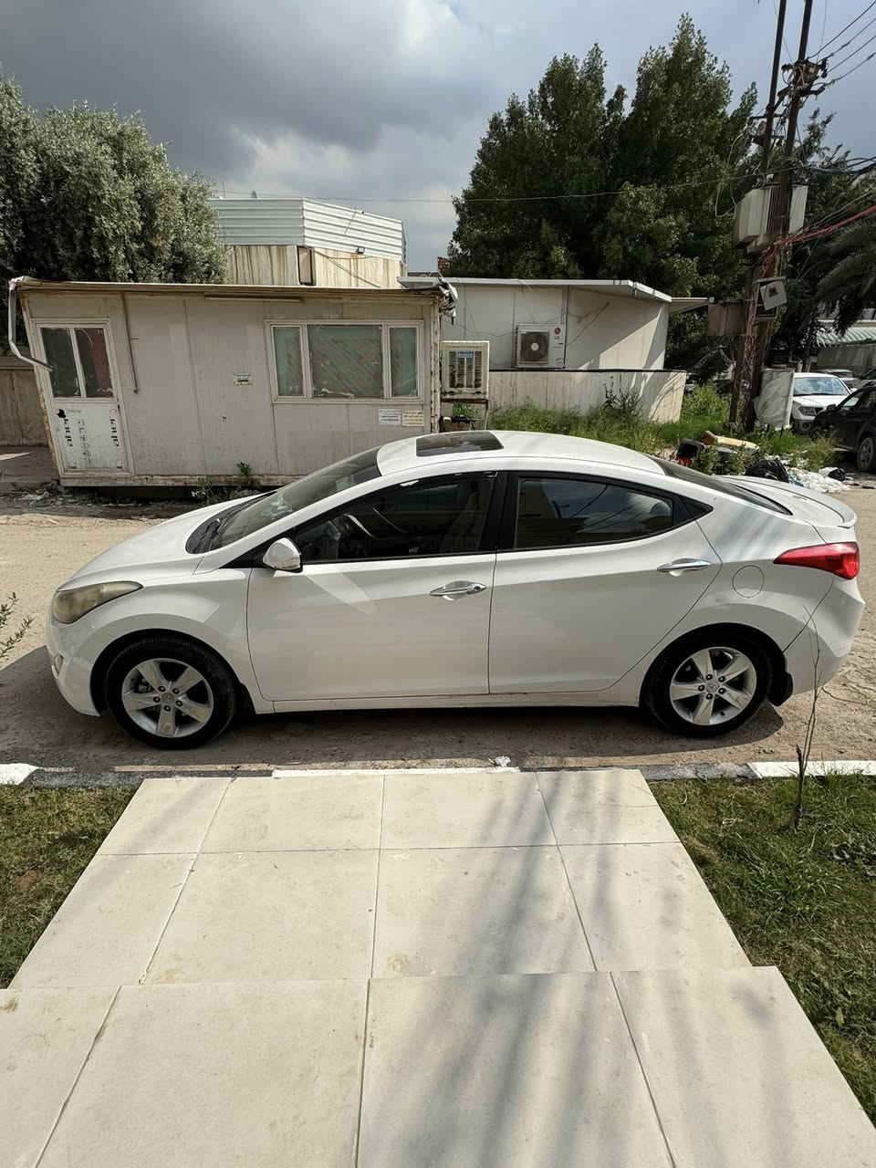 النترا خليجي بلادية موديل 2014 رقم بغداد محرك 1800 مكاني بغداد الجادرية بأسمي ماشية 112 الف كيلو متر .. فول مواصفات ماعدا البصمة ..*********** موجود واتساب مع الماسنجر
