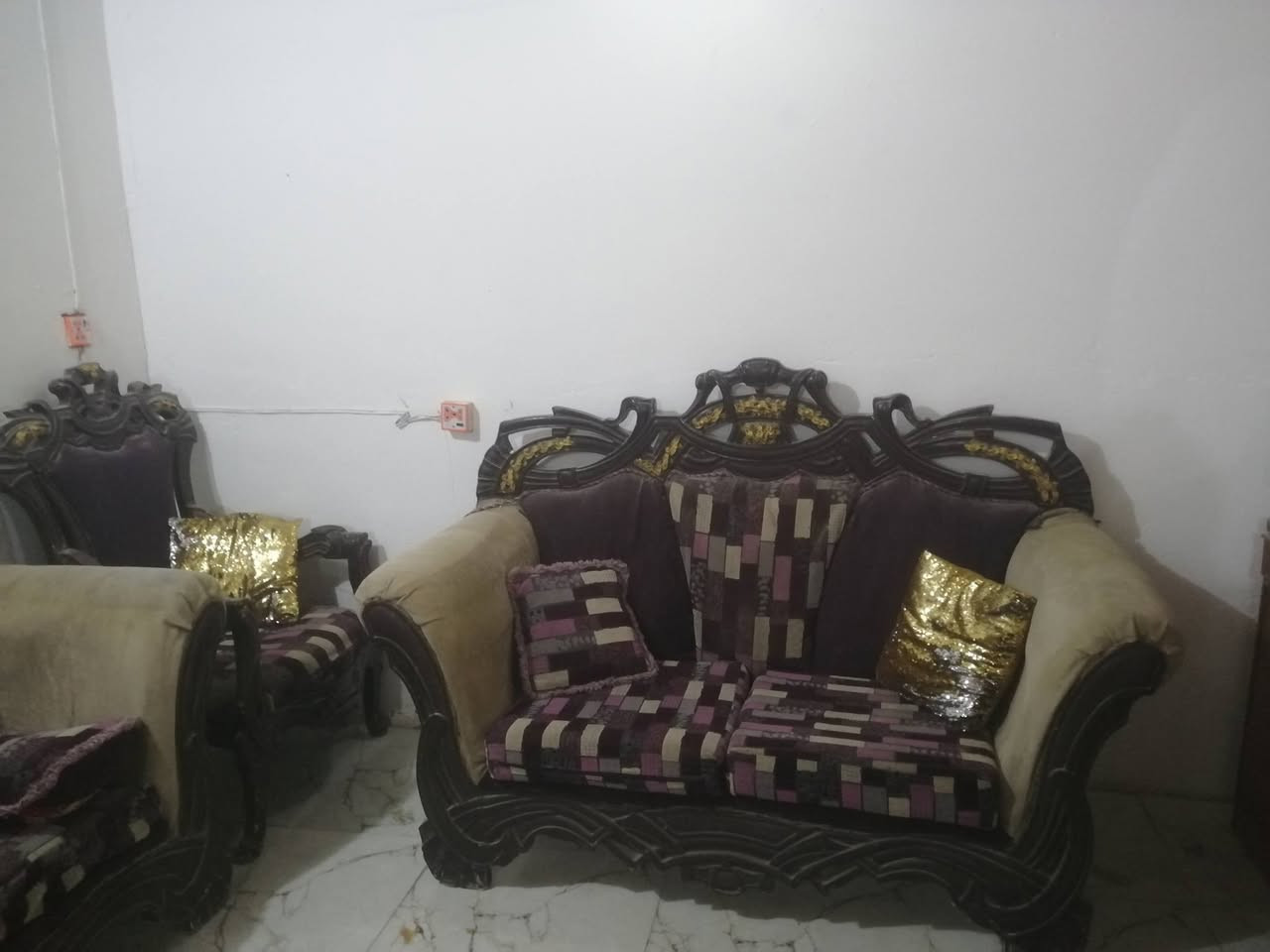 غراض للبيع كلمن وسعر استفسار تصل على رقم *********** او *********** واتساب بي العنوان النجف قضاء المناذره
