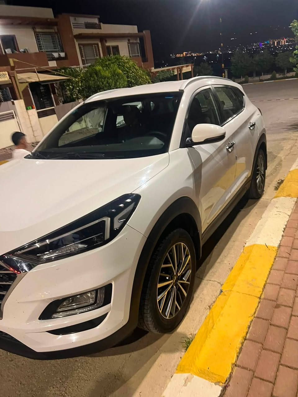 توسان 2019 خليجي رقم بغداد الدولي الجديد سنوية وهزة جديدة باسمي محرك 2000 دوش السيارة بوضع الزيرو  ماشيه 69 سايد بريك بالرجل حساس امامي خلفي اشاير بالمري يدات نيكل وتشغيل مود درايف (سبورت-ايكو-نورمال) تحكمات ستيرن جهتين  لد امامي لد خلفي قطعتين تبريد بلوجكتر لد السيارة جديدة بمعنى الكلام بصمات ثنين سبير منازل السيارة مكفولة  من الصبغ  
العنوان بغداد حي الجهاد 
السعر 187 وبيها مجال 
‎هاتف ***********
