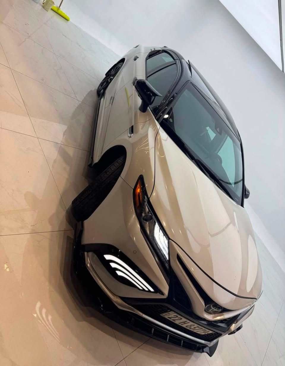 كامري 2022 xse 6V فول مواصفات ابيض صدفي تو كلر فتحه
ميحتاج اكللكم المواصفات معروفه هاي الفئه سياره بيها فقط ربع بنيد فقط سياره نضيفه الاستفسار ***********
سعر 250 وبيها مجال قليل مكان سياره بغداد
