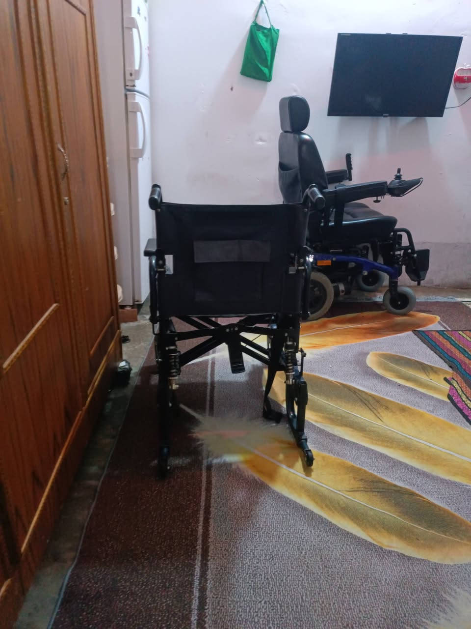 شاصي عربانه صيني كلش نضيف عرض المقعد 52 موجود توصيل جميع المحافظات الاتصال ***********
