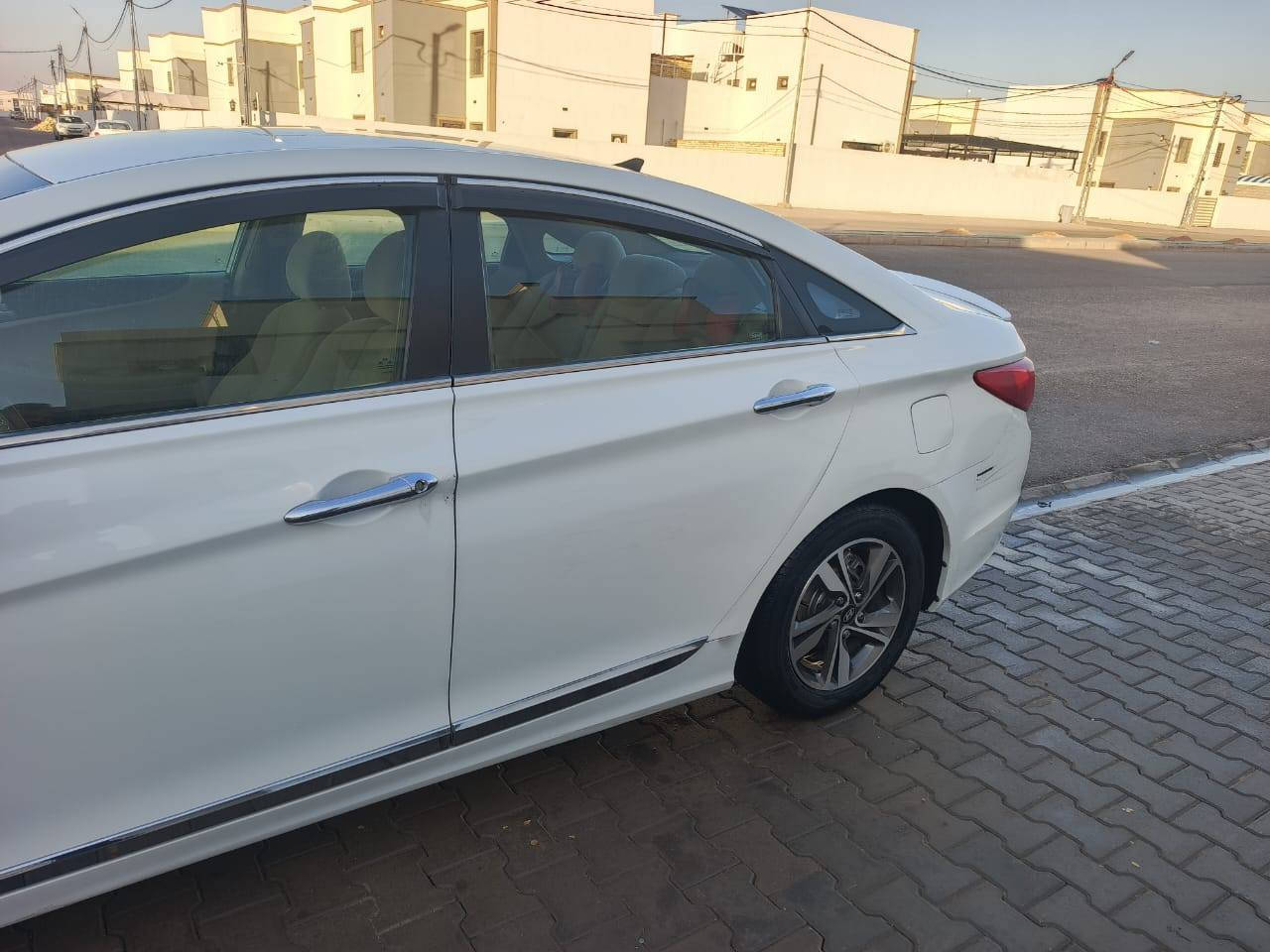 السلام عليكم سوناتا امريكي 11
سياره حلوة سعر 90 وبيها مجال التفاصيل اتصل وتدلل ***********
