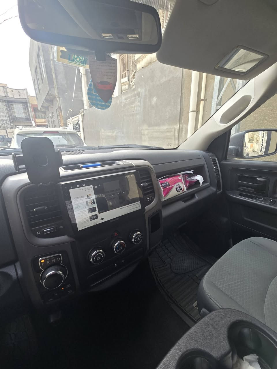 السلام عليكم
رام كلاسك مديل 16 محرك V6 باب قصير بدي طويل رقم بصرة ,سياره داخله تقريبا بدون حادث وصور الحادث ناشرها وبالعراق رش صفحه السايق لان بيها شخوط وجاملغ مبدل
مكان السياره ميسان سعرها 150$, وبيها مجال
اتصال :***********
ترهم مراوس
