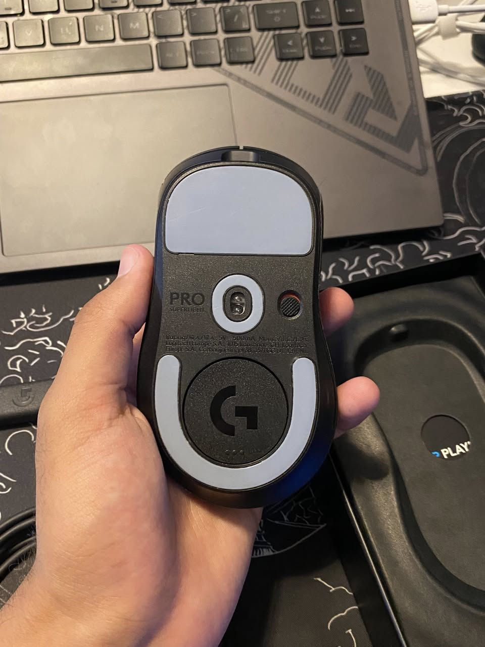 السلام عليكم اخوان
هذا ماوس logitech PRO X SUPERLIGHT 2 DEX
الماوس شغال ١٠٠٪؜ مابي اي مشكلة و نظيف و كل قطعه و غراضه موجوده وياه مثل ما موضح بالصور 

مكاني بغداد الشعب 
السعر خاص اي استفسار على هذا الرقم واتساب ***********
