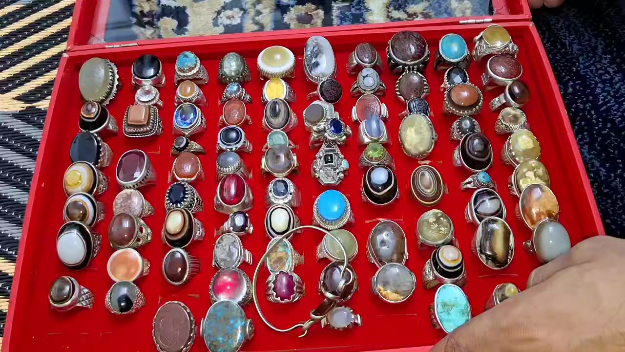 يا الله يا كريم يا أرحم الراحمين 
٨٦ قطعه محابس للبيع صياغه ثكيله جدأ جدأ 
مابيهن اي خفيف شلعه وحده مابيع مفرد جزاكم الله خير 
أكرر صياغات جماعه ٢٥ لا تدخلي رحمه عله امك وابو مابيك حيلهن لا تدخل ولا تكسر بل حاجه جزاكم الله خير الجزاء 
بغداد مدينه الصدر لا يوجد لدي توصيل ربي يحفظكم أن شاءالله


**إذا كنت صاحب هذا الإعلان وتريد حذفه لأي سبب، رجاءا أرسل رسالة إلى الدعم الفني**