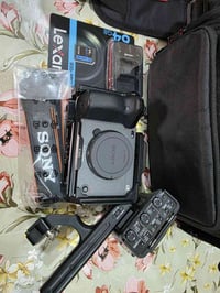 سوني FX3 • شتر ٢٠٠٠ • ملحقات كاملة