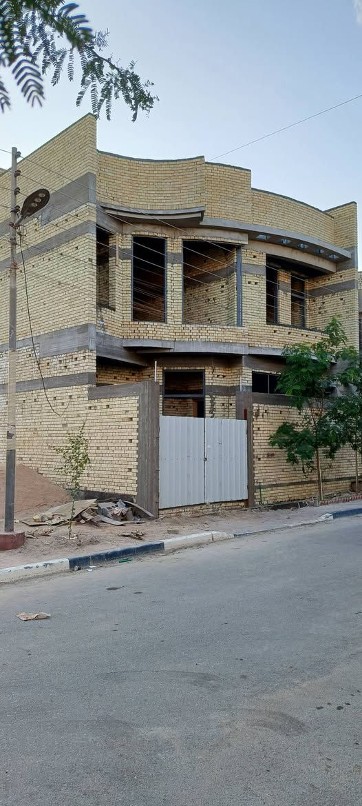 السلام عليكم كادر بناء للمقاولات لبناء البنايات والمنازل عمل درجة اولى نعمل طابوق  وبلوك وثرمستون وتسليم هيكل للاستفسار ***********
