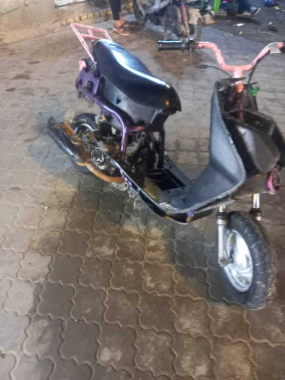 سلام عليكم دراجه فراشه لبيع حلوه وناعمه رادهه 125 وهذه رقم***********
